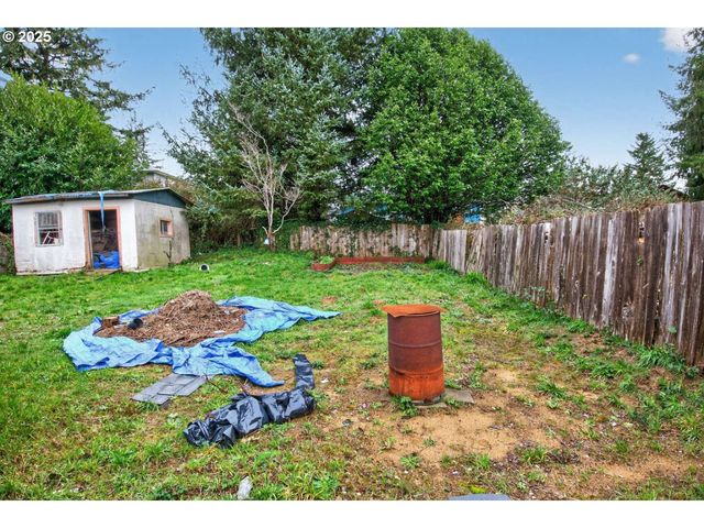 550 N WASSON St, Coos Bay, OR 97420