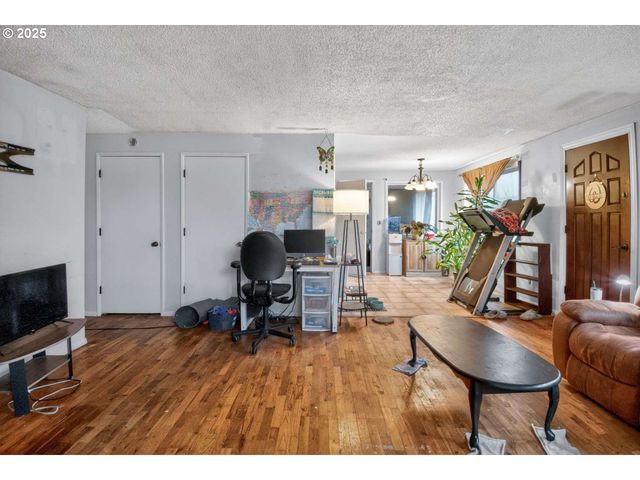 550 N WASSON St, Coos Bay, OR 97420