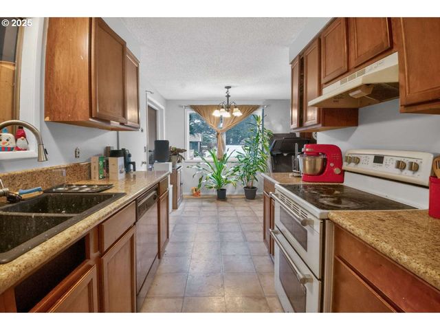 550 N WASSON St, Coos Bay, OR 97420