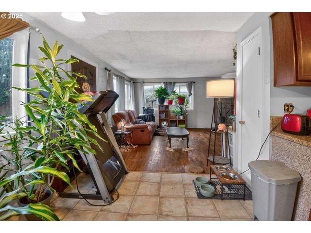 550 N WASSON St, Coos Bay, OR 97420