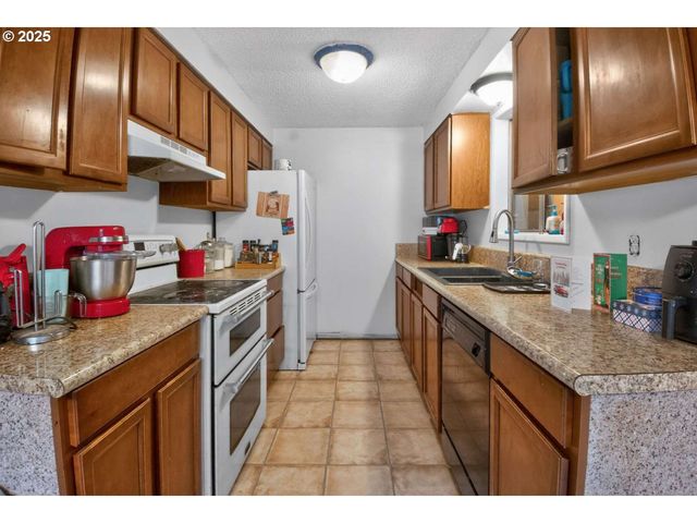 550 N WASSON St, Coos Bay, OR 97420