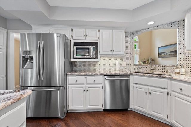 2809 Killarney COURT, West Bend, WI 53095