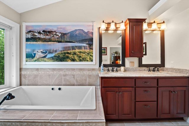 2809 Killarney COURT, West Bend, WI 53095