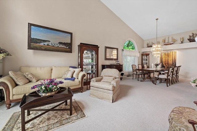 2809 Killarney COURT, West Bend, WI 53095