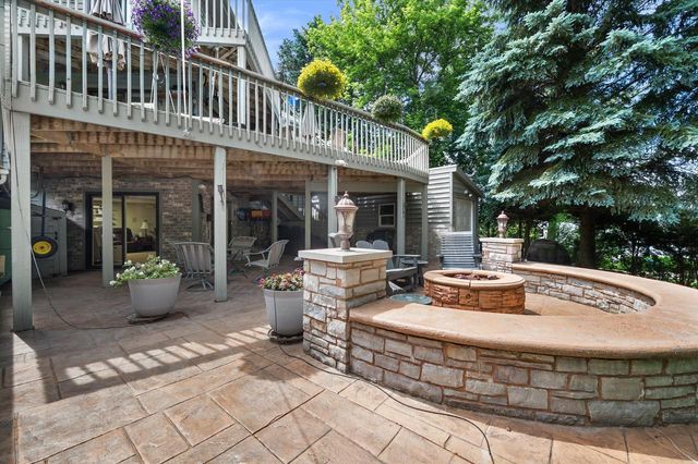 2809 Killarney COURT, West Bend, WI 53095