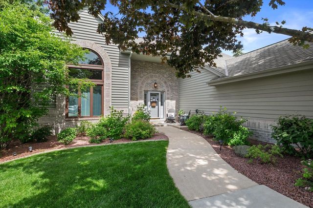 2809 Killarney COURT, West Bend, WI 53095