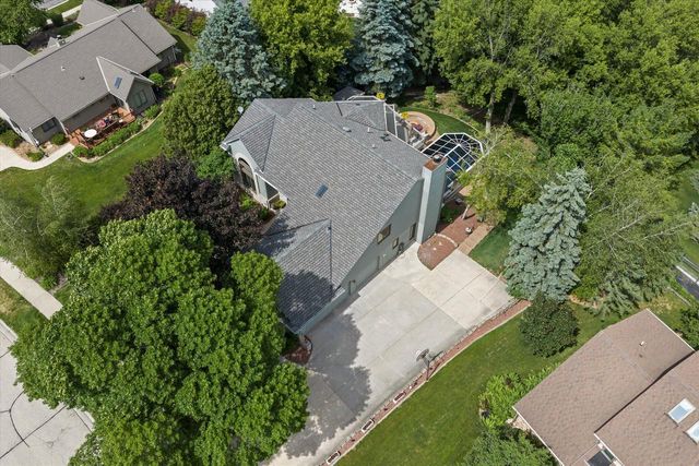 2809 Killarney COURT, West Bend, WI 53095