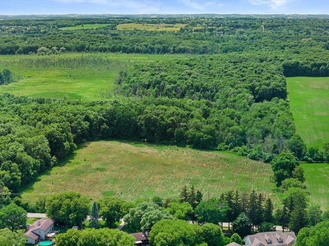 2809 Killarney COURT, West Bend, WI 53095