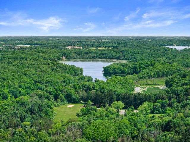 2809 Killarney COURT, West Bend, WI 53095