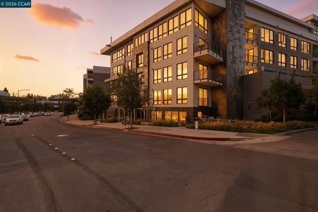 1605 Riviera Ave 404, Walnut Creek, CA 94596