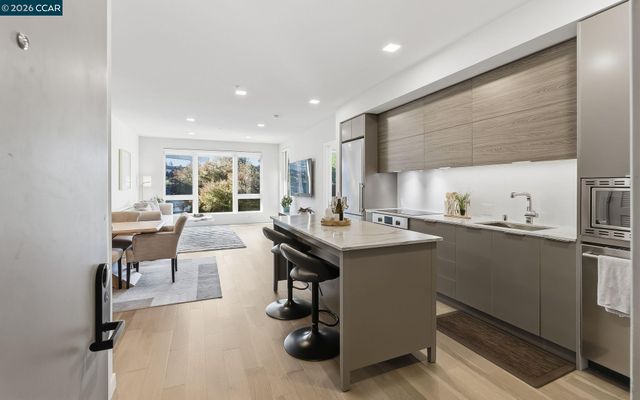 1605 Riviera Ave 404, Walnut Creek, CA 94596