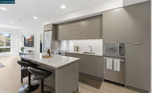 1605 Riviera Ave 404, Walnut Creek, CA 94596