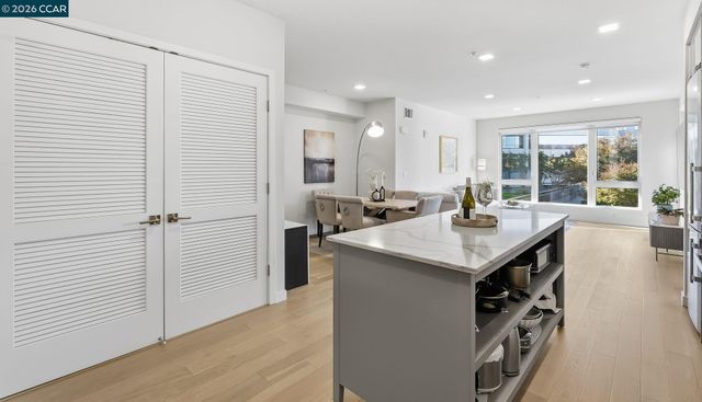 1605 Riviera Ave 404, Walnut Creek, CA 94596