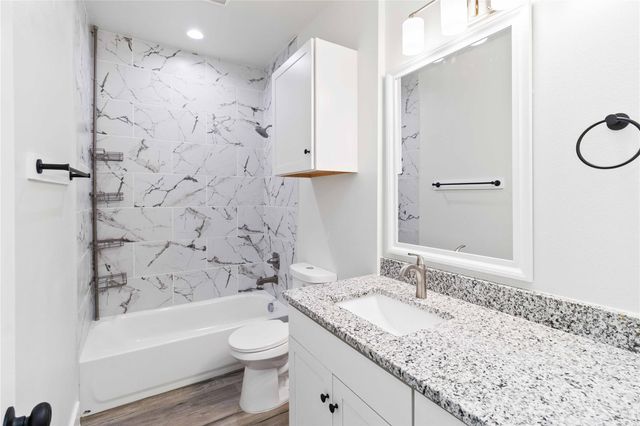 406 Ross ST, Smithville, TX 78957