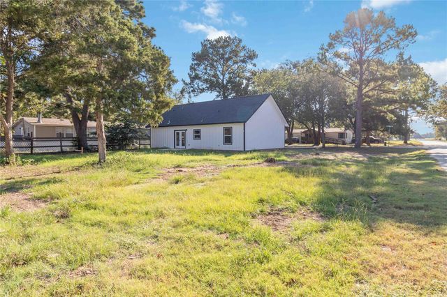 406 Ross ST, Smithville, TX 78957