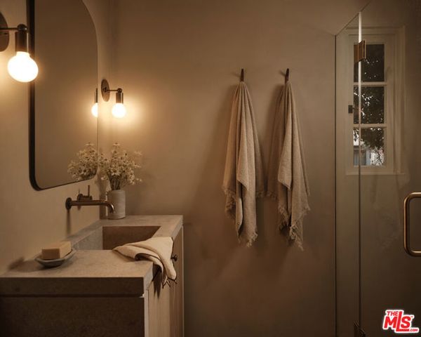 843 Princeton Street, Santa Monica, CA 90403