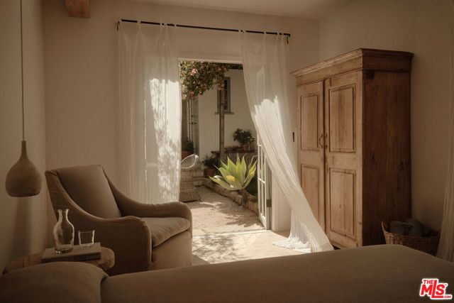 843 Princeton Street, Santa Monica, CA 90403