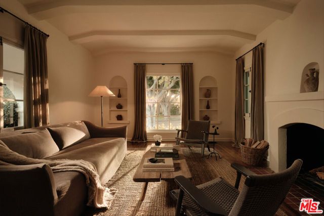 843 Princeton Street, Santa Monica, CA 90403