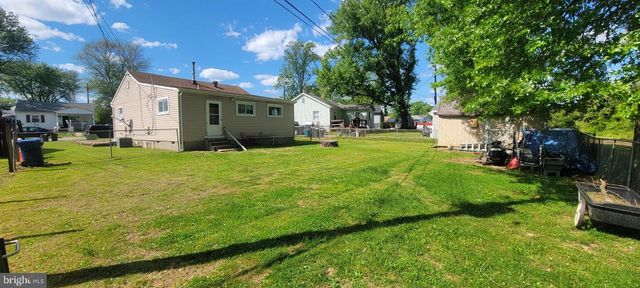 14 TAXI WAY, Baltimore, MD 21220
