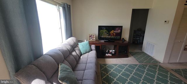 14 TAXI WAY, Baltimore, MD 21220