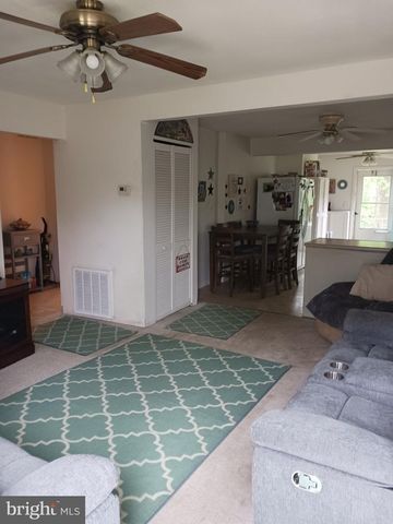 14 TAXI WAY, Baltimore, MD 21220