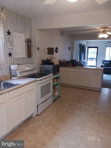 14 TAXI WAY, Baltimore, MD 21220