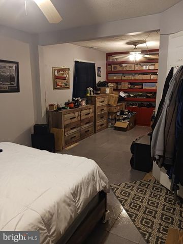 14 TAXI WAY, Baltimore, MD 21220