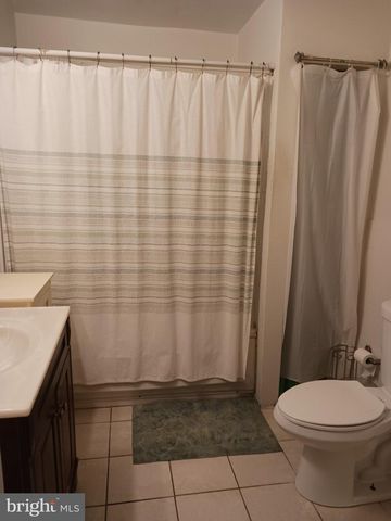 14 TAXI WAY, Baltimore, MD 21220