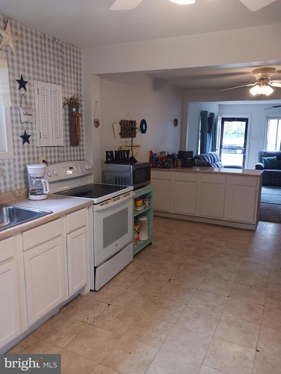 Image 7 of property listing at 14 TAXI WAY, Baltimore, MD 21220