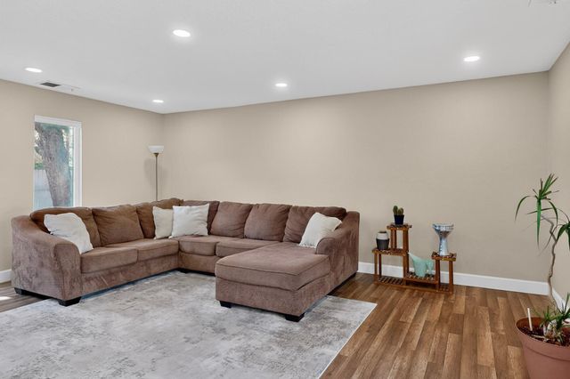 7907 Indian School Road NE, Albuquerque, NM 87110
