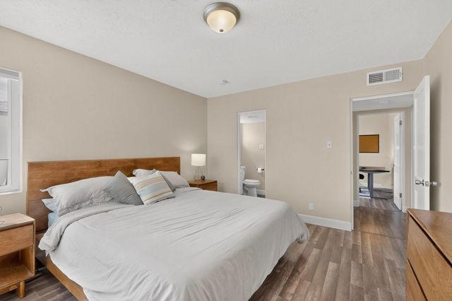 7907 Indian School Road NE, Albuquerque, NM 87110