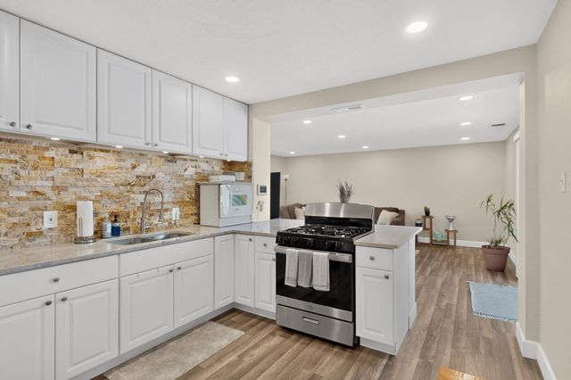 7907 Indian School Road NE, Albuquerque, NM 87110