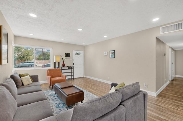 7907 Indian School Road NE, Albuquerque, NM 87110