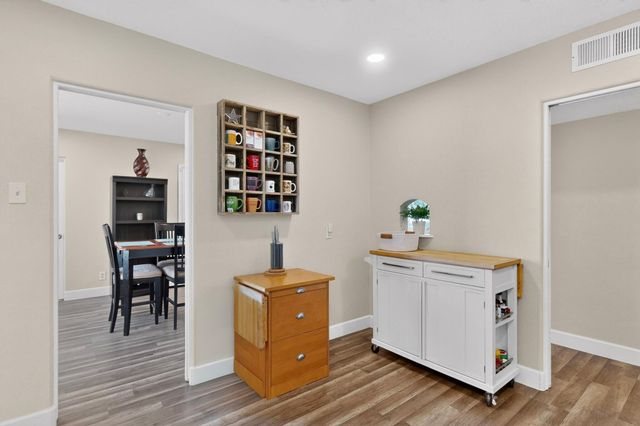7907 Indian School Road NE, Albuquerque, NM 87110