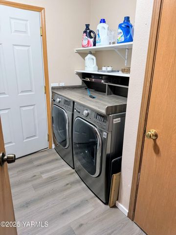 1106 Buwalda Ln, Yakima, WA 98901