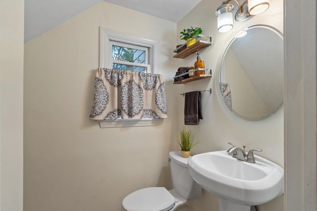 41 Newton Junction Road, Kingston, NH 03848