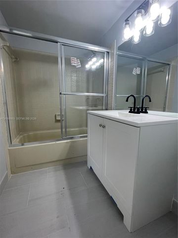 10169 Twin Lakes Drive 23-E, Coral Springs, FL 33071
