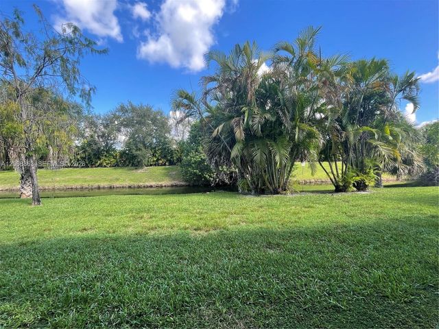 10169 Twin Lakes Drive 23-E, Coral Springs, FL 33071