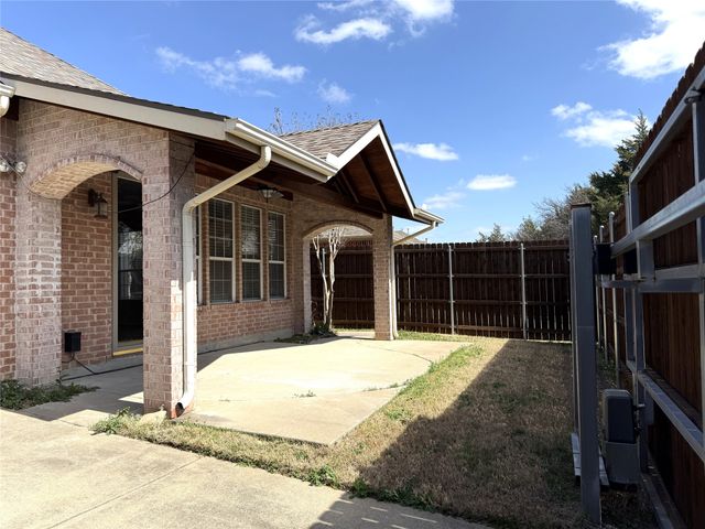 15669 Buffalo Creek Drive, Frisco, TX 75035