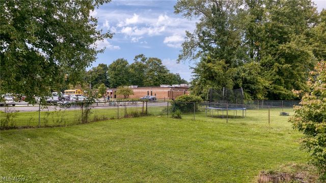 5830 Beech Drive, Mentor On The Lake, OH 44060