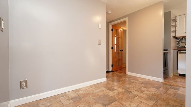 4 Phillips St, Attleboro, MA 02703