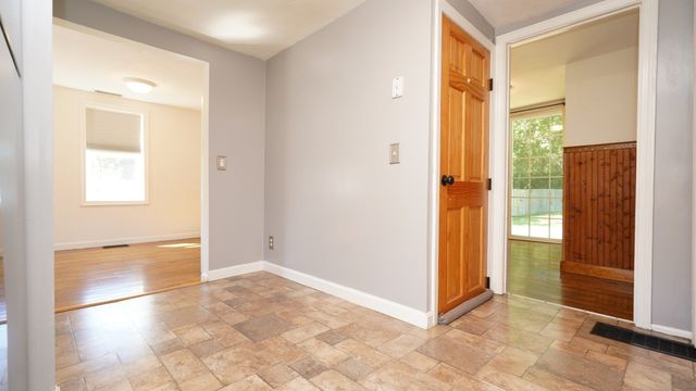 4 Phillips St, Attleboro, MA 02703