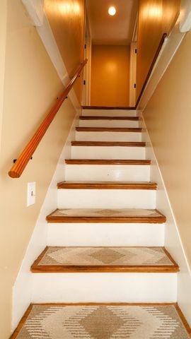 4 Phillips St, Attleboro, MA 02703