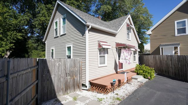4 Phillips St, Attleboro, MA 02703