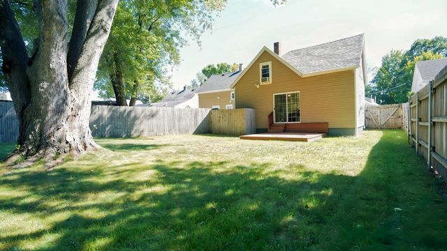 4 Phillips St, Attleboro, MA 02703