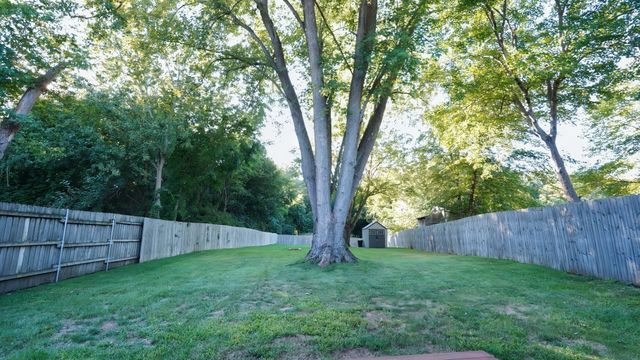 4 Phillips St, Attleboro, MA 02703