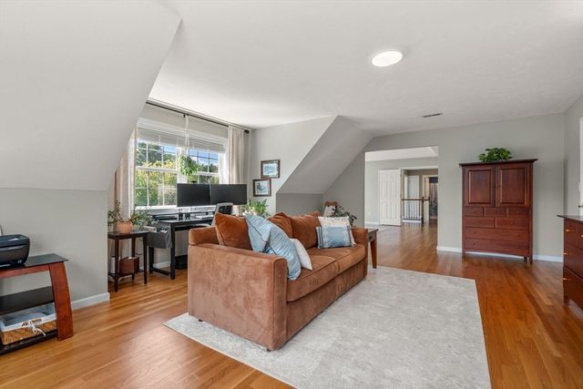 3 Hubley Lane, Southborough, MA 01772