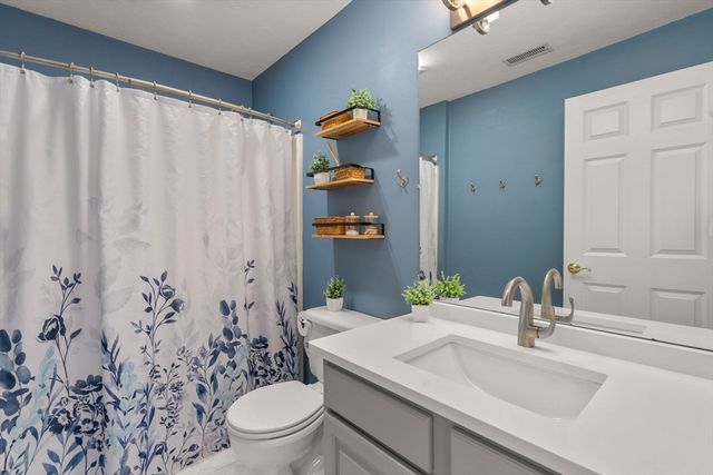3 Hubley Lane, Southborough, MA 01772