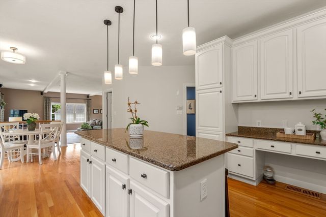 3 Hubley Lane, Southborough, MA 01772