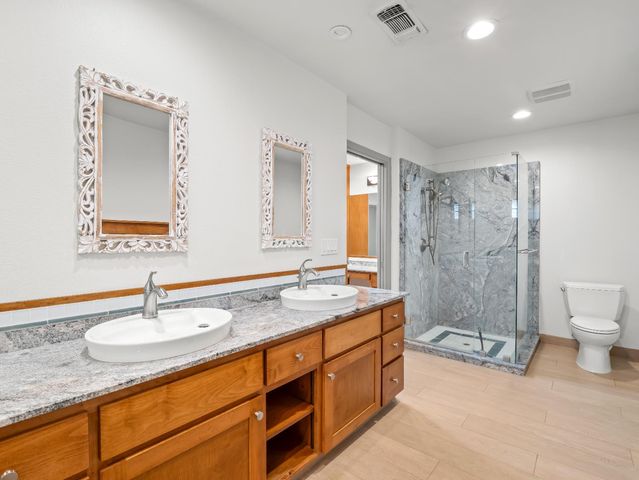 1726 W San Madele Avenue, Fresno, CA 93711